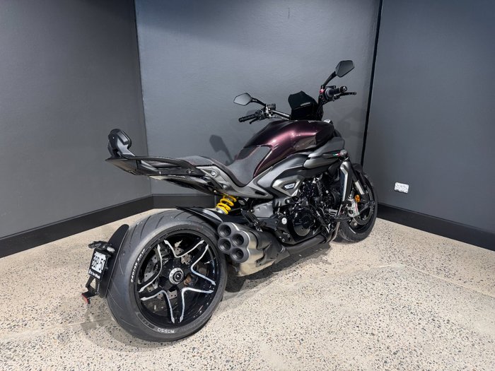 2025 Ducati DIAVEL V4 BLACK