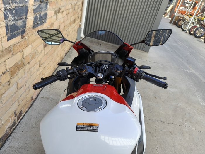 2026 YAMAHA YZF-R3 70TH ANNIVERSARY ROAD WHITE