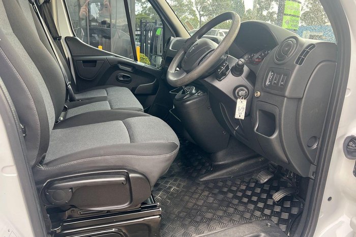2019 Renault Master X62 White