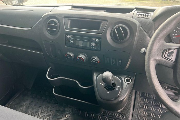 2019 Renault Master X62 White