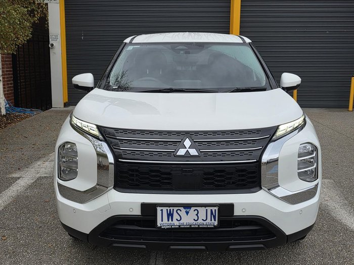 2023 Mitsubishi Outlander ES