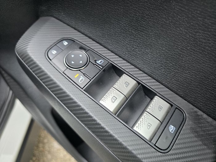 2023 Mitsubishi Outlander ES