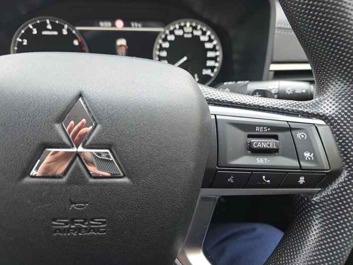 2023 Mitsubishi Outlander ES