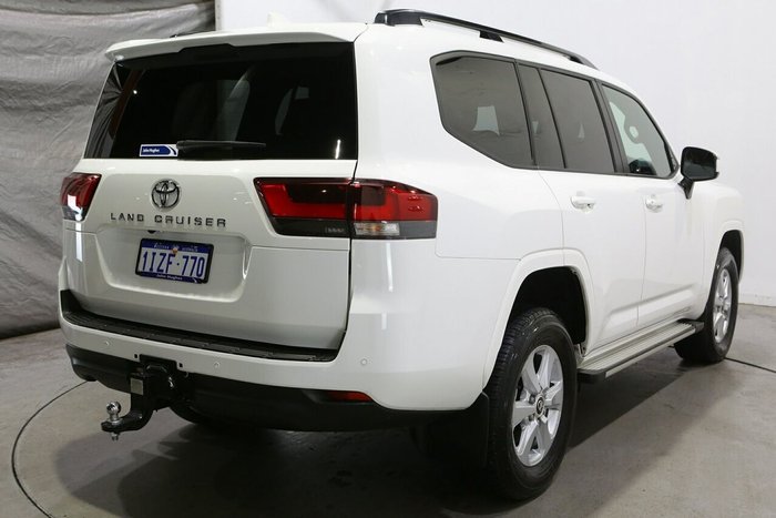 2025 Toyota Landcruiser GXL
