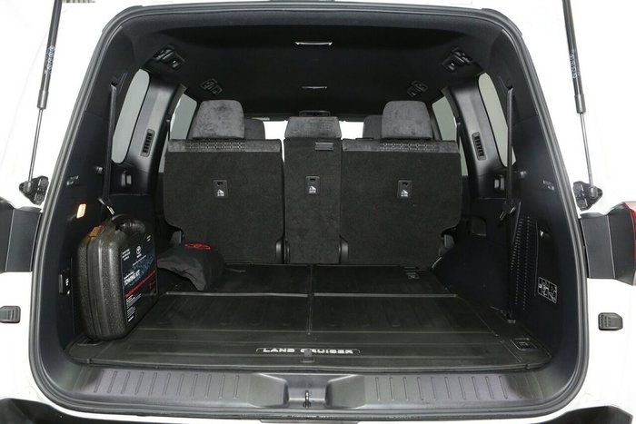 2025 Toyota Landcruiser GXL