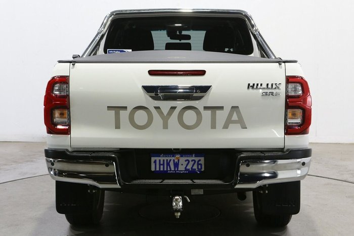 2021 Toyota Hilux SR5