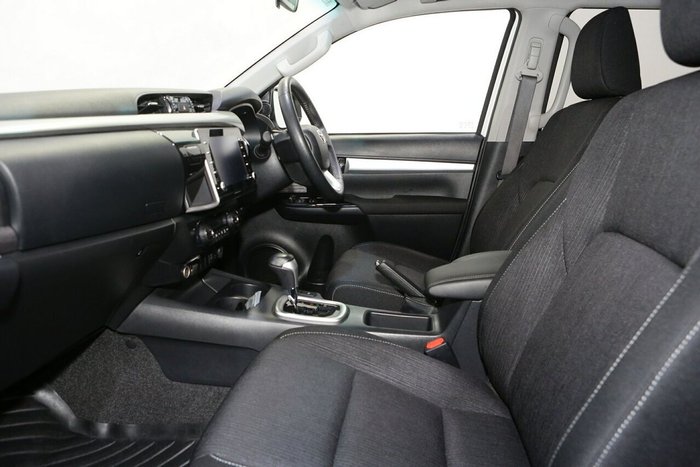 2021 Toyota Hilux SR5
