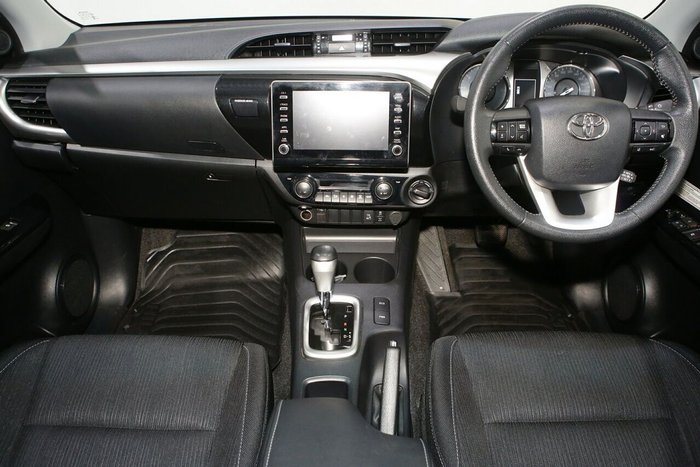 2021 Toyota Hilux SR5