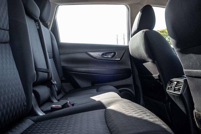 2022 Nissan X-TRAIL ST