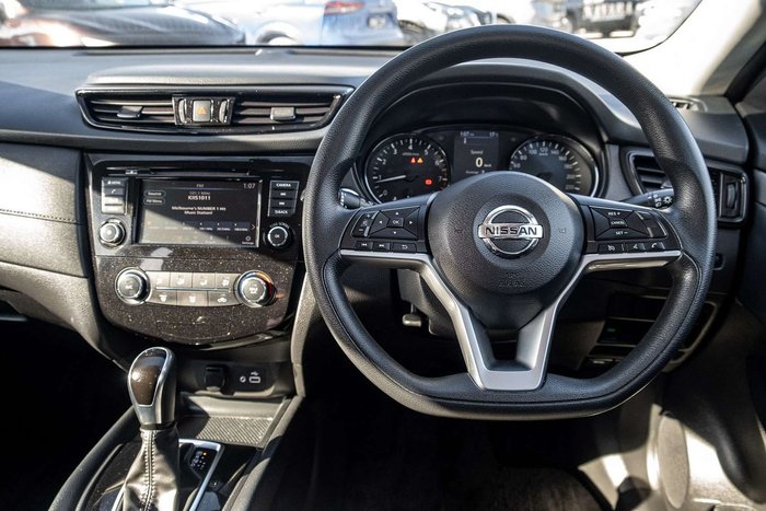 2022 Nissan X-TRAIL ST