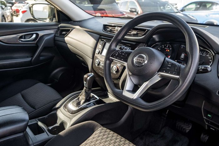 2022 Nissan X-TRAIL ST