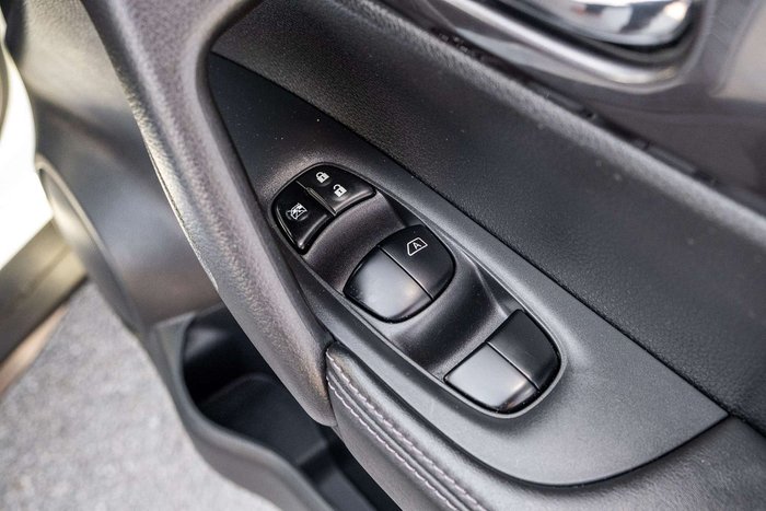 2022 Nissan X-TRAIL ST
