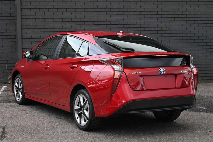 2016 Toyota Prius i-Tech