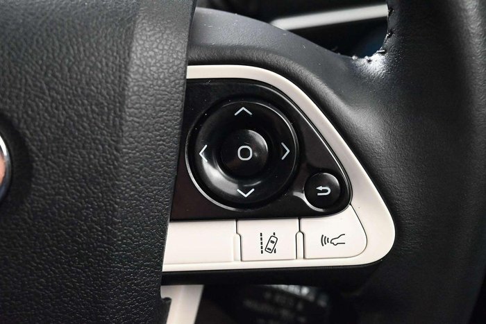 2016 Toyota Prius i-Tech