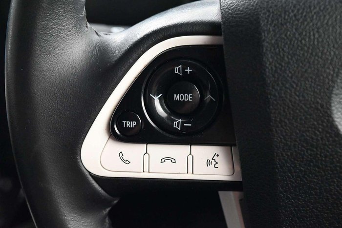 2016 Toyota Prius i-Tech