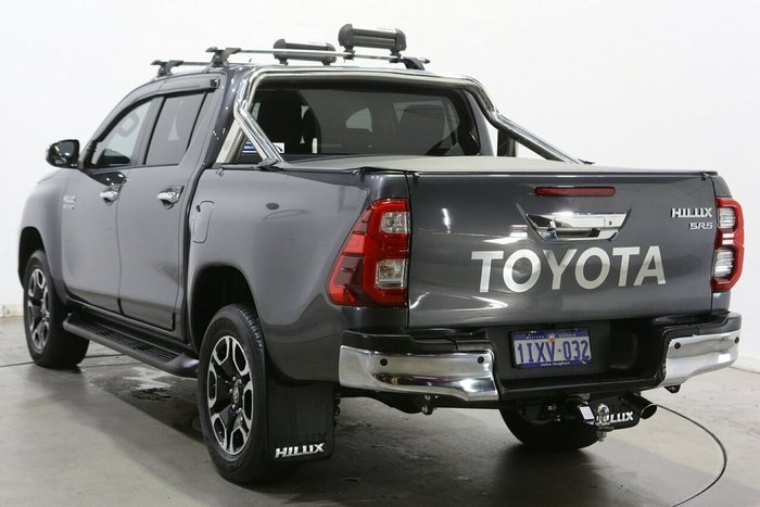 2020 Toyota Hilux SR5