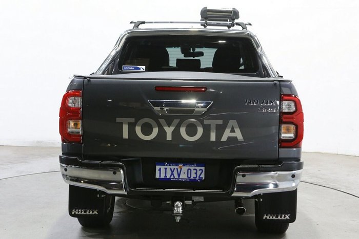 2020 Toyota Hilux SR5