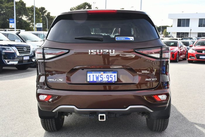 2022 Isuzu MU-X LS-T