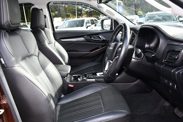 2022 Isuzu MU-X LS-T