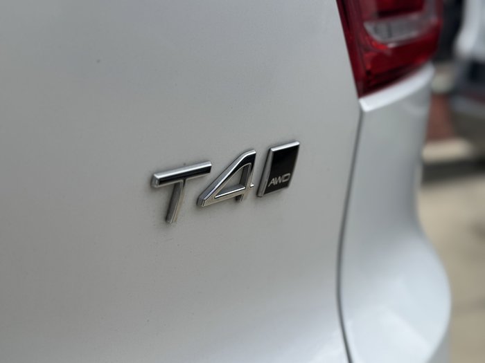 2021 Volvo XC40 T4 Inscription