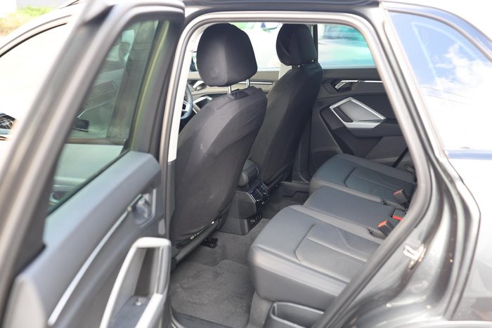 2025 Audi Q3 35 TFSI S line edition