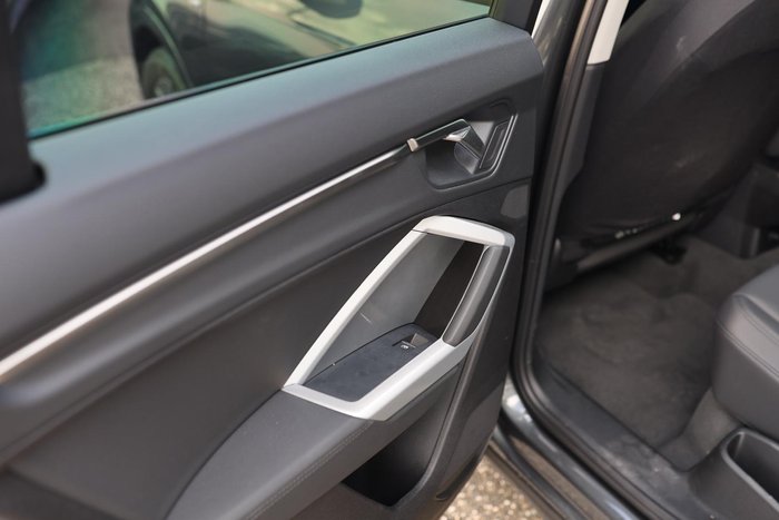 2025 Audi Q3 35 TFSI S line edition