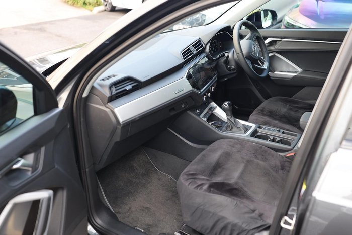 2025 Audi Q3 35 TFSI S line edition