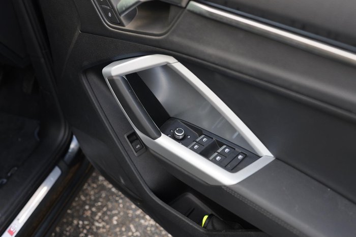 2025 Audi Q3 35 TFSI S line edition