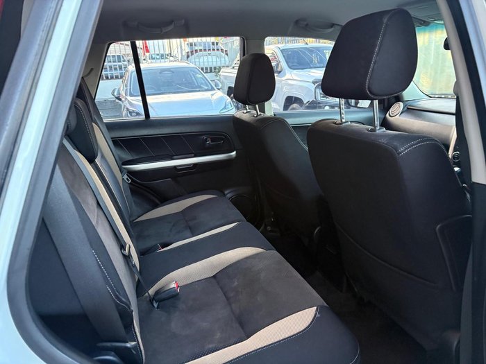 2014 Suzuki Grand Vitara Navigator