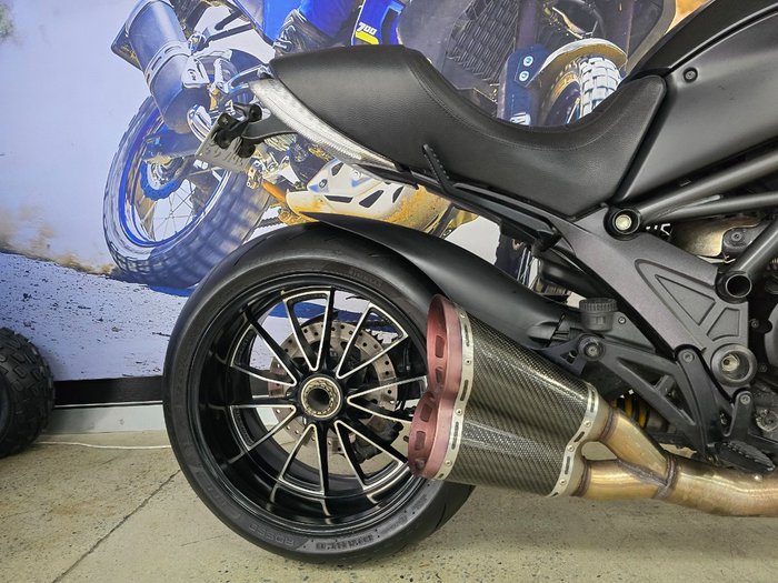2013 DUCATI DIAVEL CARBON BLACK