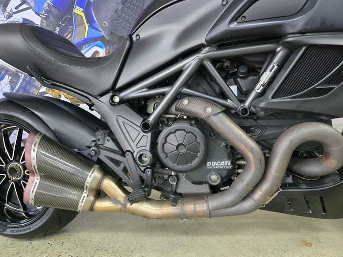 2013 DUCATI DIAVEL CARBON BLACK