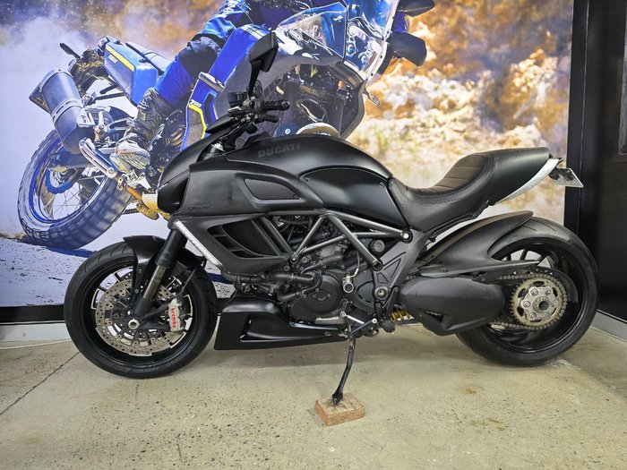 2013 DUCATI DIAVEL CARBON BLACK