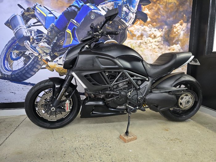 2013 DUCATI DIAVEL CARBON BLACK