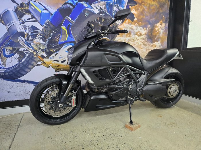 2013 DUCATI DIAVEL CARBON BLACK