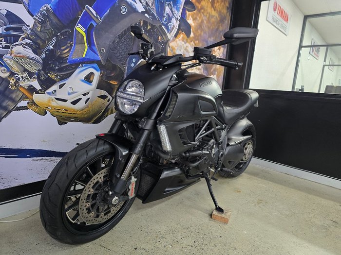 2013 DUCATI DIAVEL CARBON BLACK