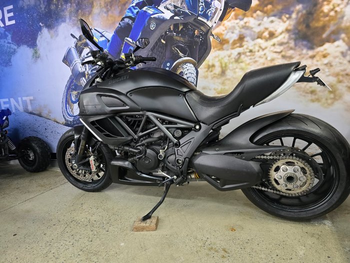 2013 DUCATI DIAVEL CARBON BLACK