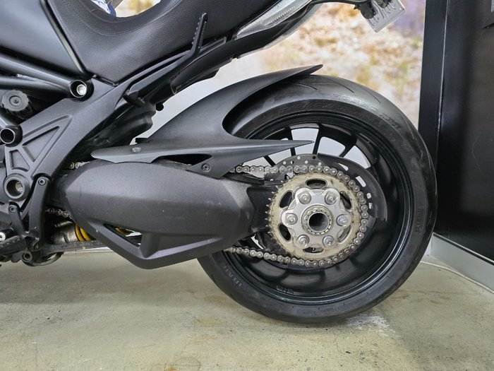 2013 DUCATI DIAVEL CARBON BLACK