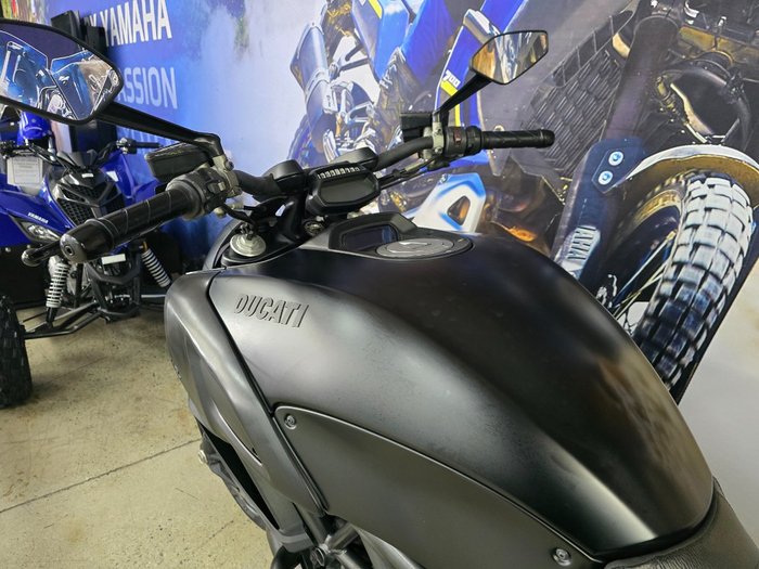2013 DUCATI DIAVEL CARBON BLACK