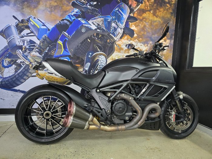 2013 DUCATI DIAVEL CARBON BLACK