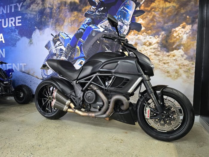2013 DUCATI DIAVEL CARBON BLACK