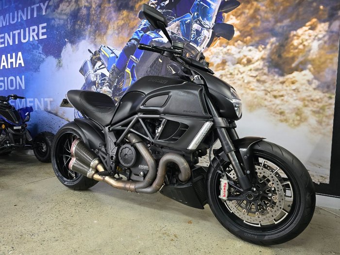 2013 DUCATI DIAVEL CARBON BLACK