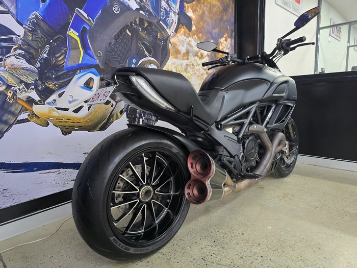 2013 DUCATI DIAVEL CARBON BLACK