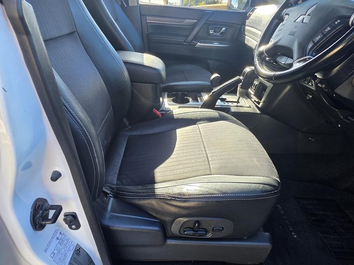 2019 Mitsubishi Pajero GLS