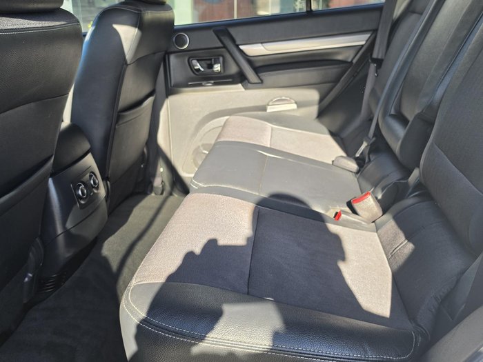 2019 Mitsubishi Pajero GLS
