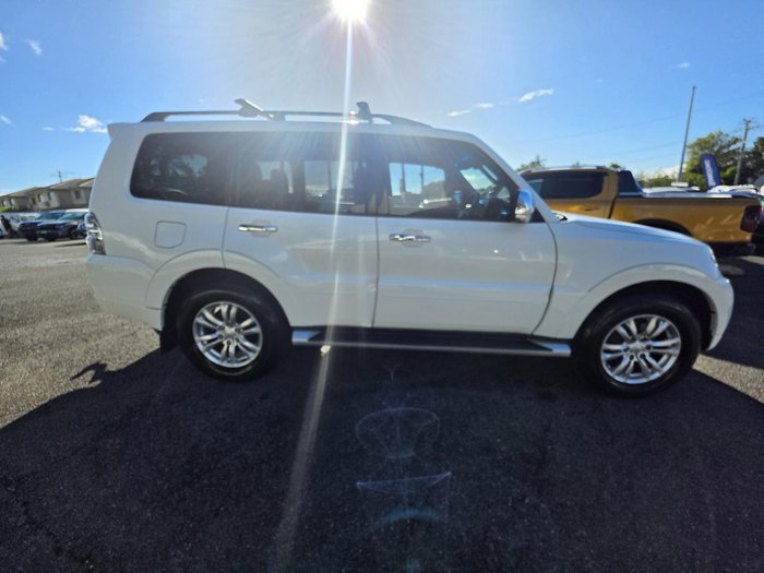 2019 Mitsubishi Pajero GLS
