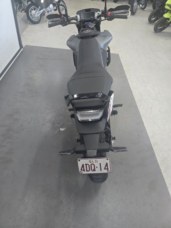 2025 Husqvarna SVARTPILEN 401 Black