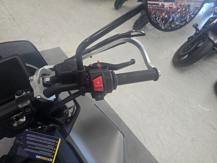 2025 Husqvarna SVARTPILEN 401 Black
