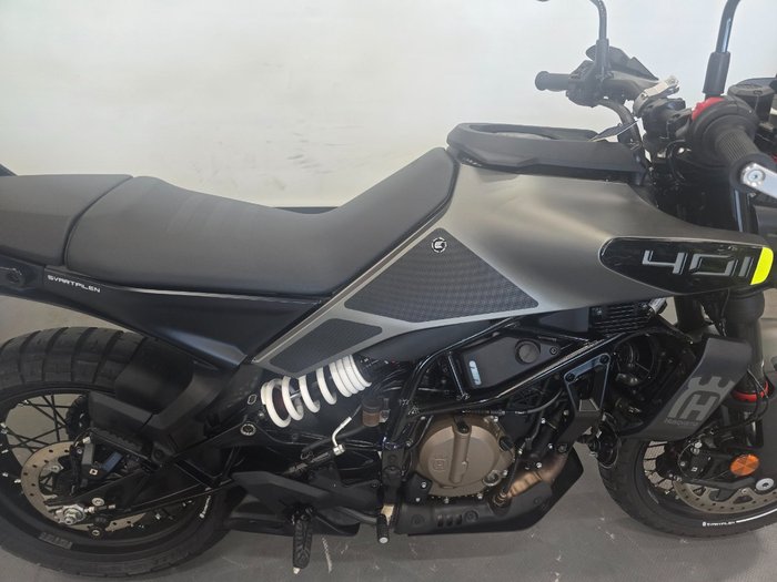2025 Husqvarna SVARTPILEN 401 Black