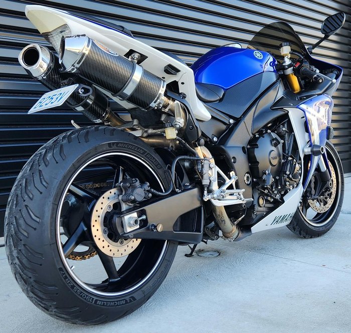2010 Yamaha YZF-R1