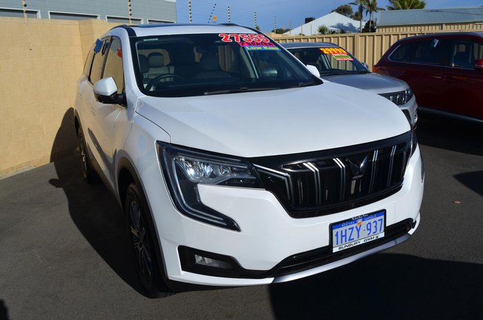 2023 Mahindra XUV700 AX7L